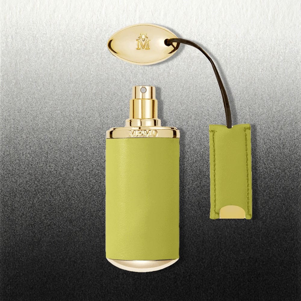 Green light - Travel case | Refillable Light Leather Case